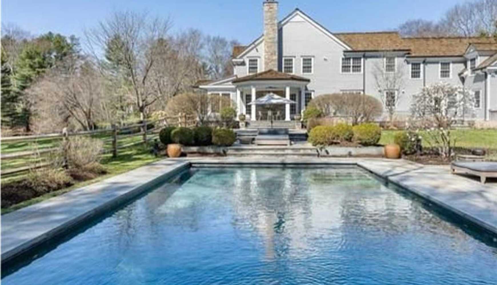 The Dish: Matt Damon buys home in Bedford Hills, N.Y.